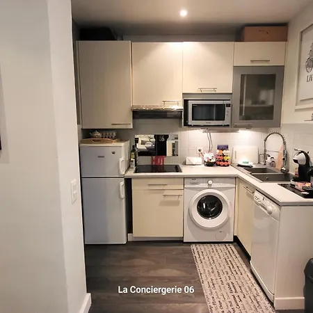 Centre , 3 Min Palais , Clim , Wifi *